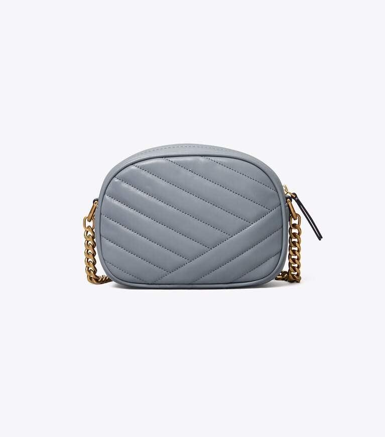 Tory Burch designer crossbody bags Kleine Kira Umhängetasche mit Chevron-Steppung in RAINWATER / Dark Gold angle