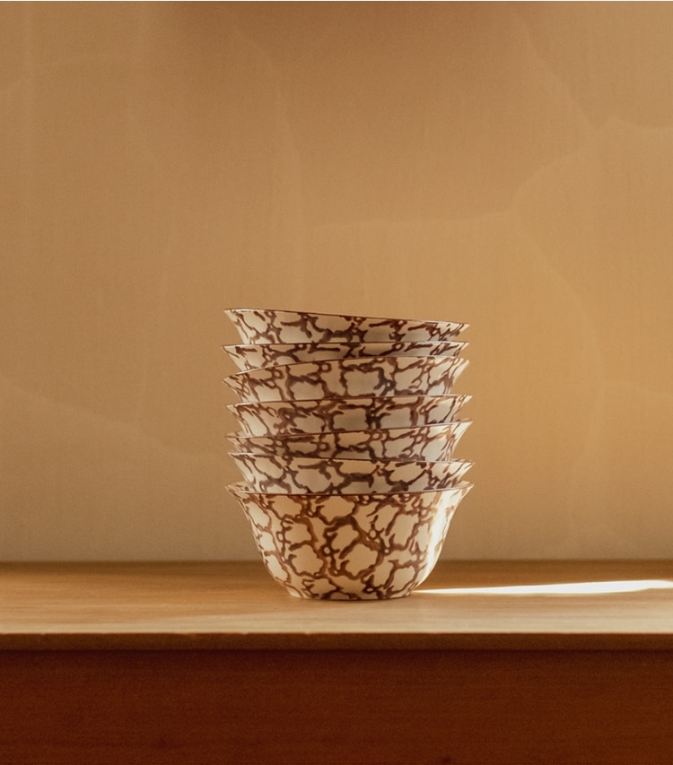 Tory Burch designer geschirr & gläser Kleine Spongeware Schüsseln, Viererset in Smoke Ring editorial