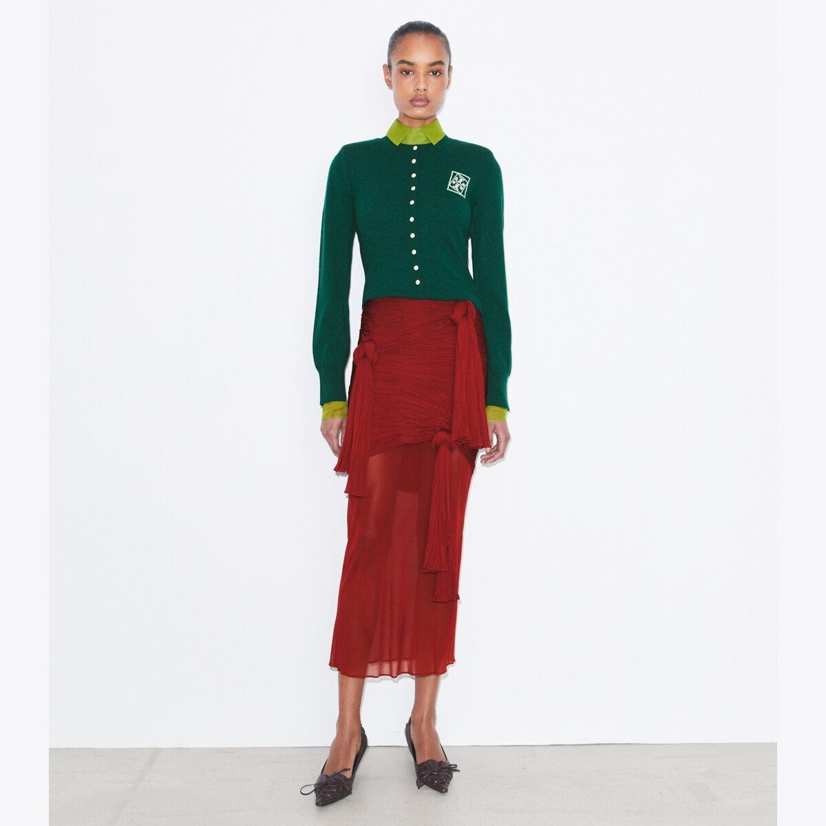 knotted-viscose-skirt-on-model