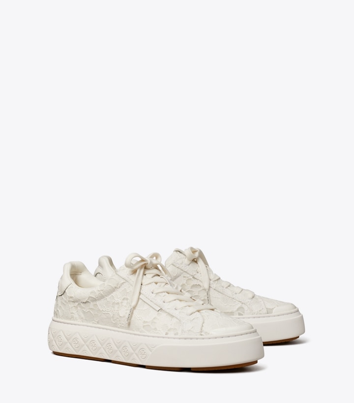 Tory Burch designer スニーカー レディーバグ スニーカー in TITANIUM WHITE / LACE angle