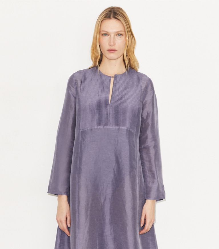 Tory Burch designer strandmode Langer Leinenkaftan in Lavender on model detail