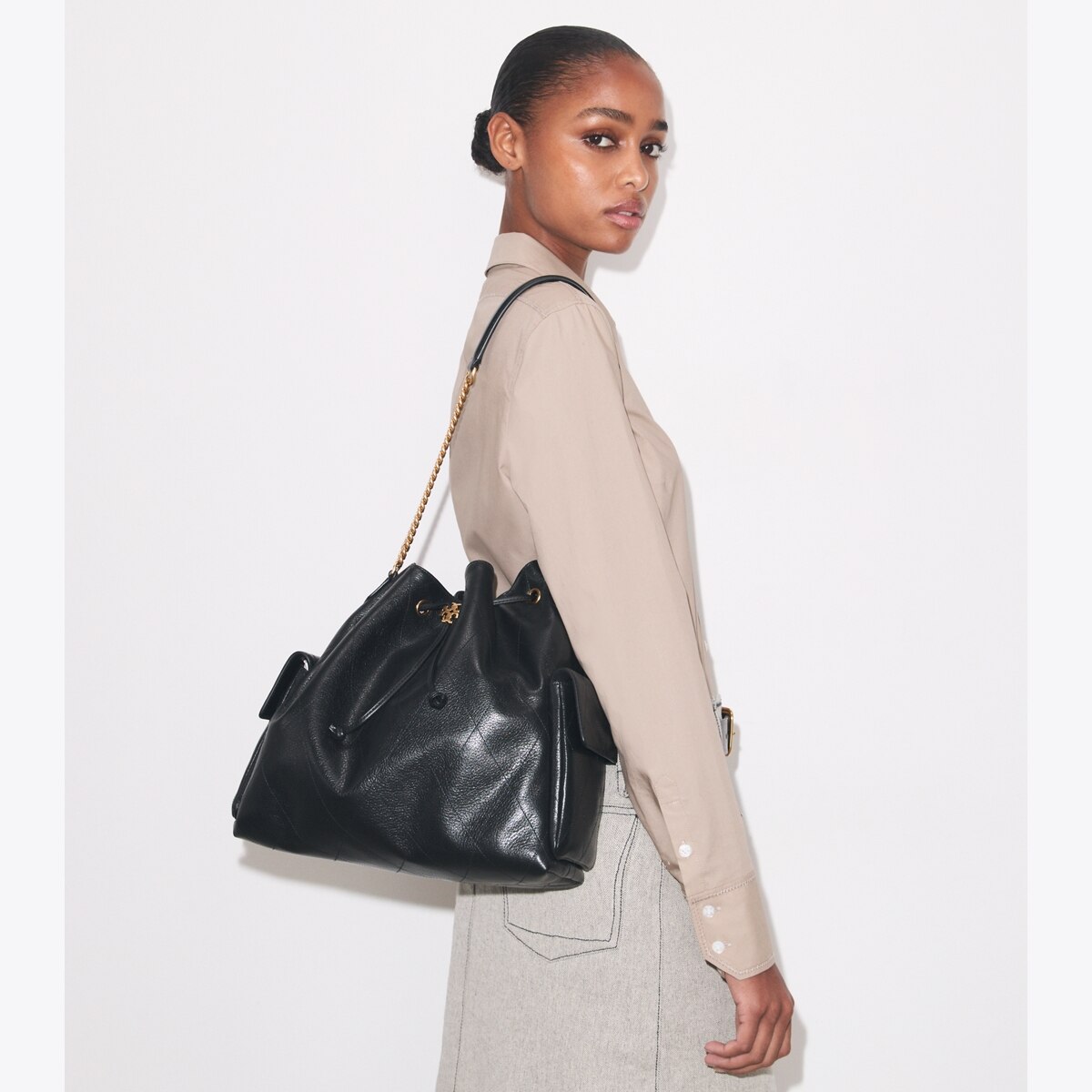 Large Charlie Quilted Drawstring Shoulder Bag: Women display picture 2
