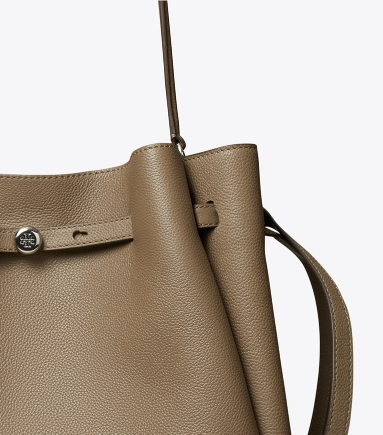 Tory Burch designer ショルダーバッグ ロミー ラージ バケットバッグ in Wild Mushroom angle