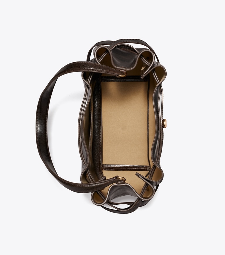 Tory Burch designer ショルダーバッグ ロミー ディストレスト ラージ バケットバッグ in Dark Brown オーバーヘッド