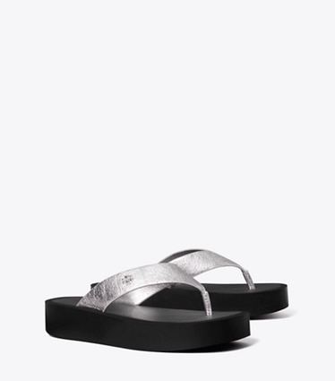 Tory Burch designer sandals Leather Platform Flip Flop in SILVER / PERFECT BLACK / SILVER angle