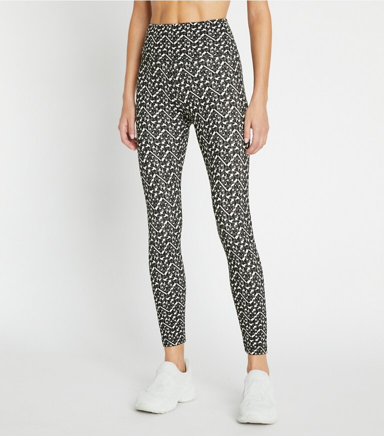 Tory Sport designer bas Legging 7/8 Weightless imprimé à taille haute in Mini Prismatic T Monogram front