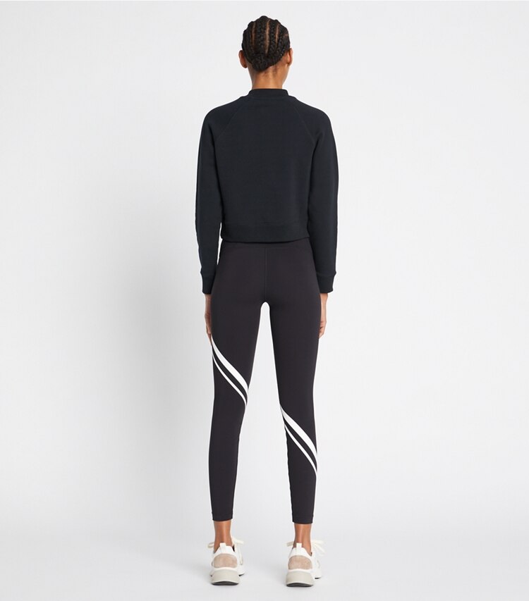 Tory Sport designer bas Legging Sculpt à chevrons en diagonale in Sport Black on model back