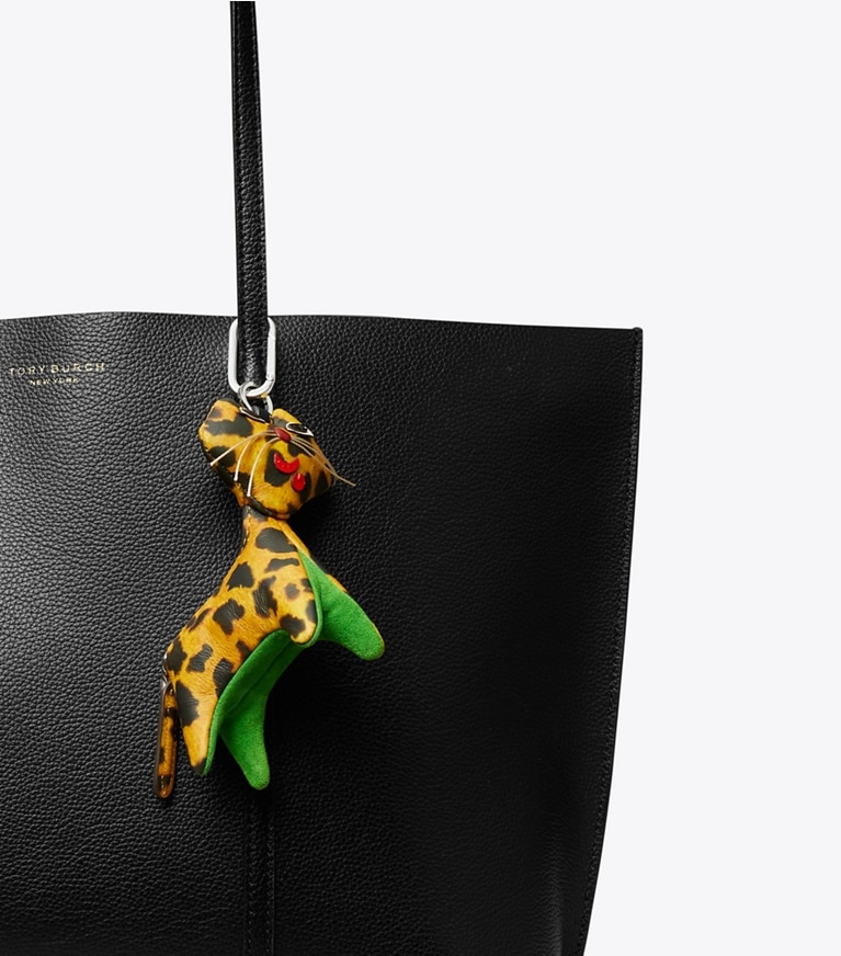 Tory Burch designer バッグチャーム＆キーリング レオパード バッグチャーム in Magic Green ディテール