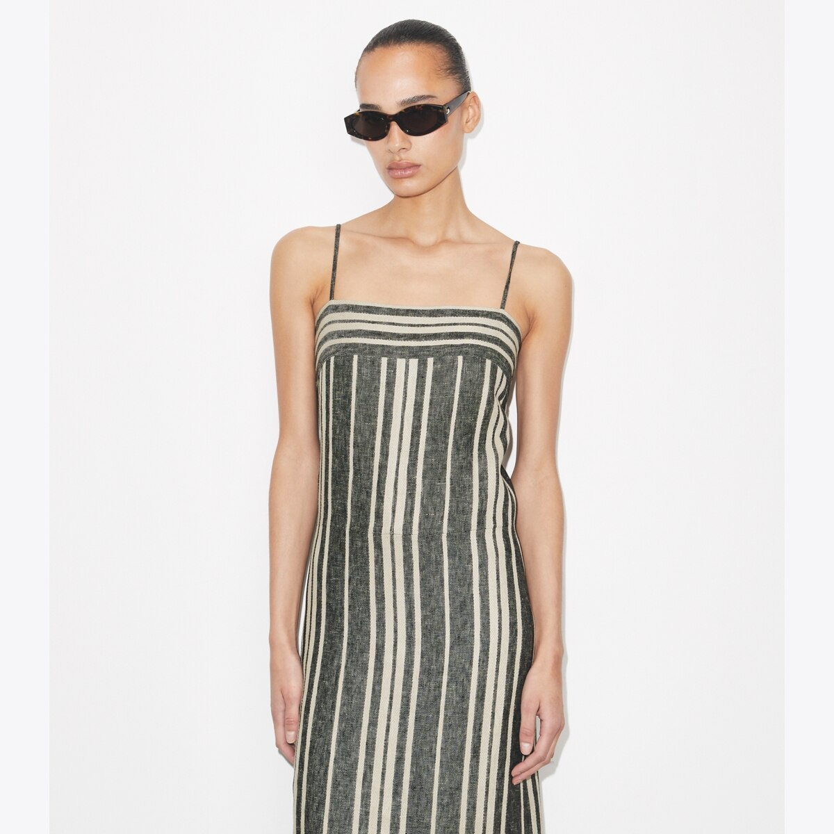 Tory Burch Women's Linen Backless Dress in Black/Ivory, size 8 Tory Burch Women's Linen Backless Dress in Black/Ivory, size 8