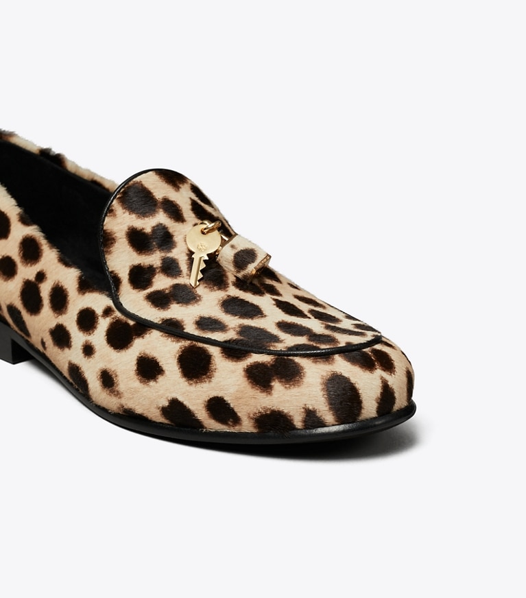 Tory Burch designer flats Lock Smoking Slipper in CHEETAH SPOTS detail