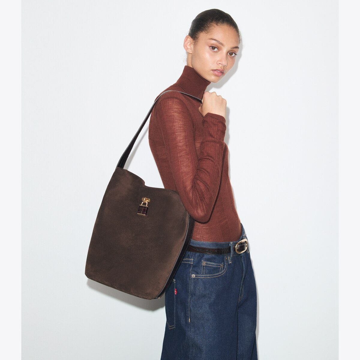 LOCK SUEDE SLIM BUCKET BAG - thumbnail 2