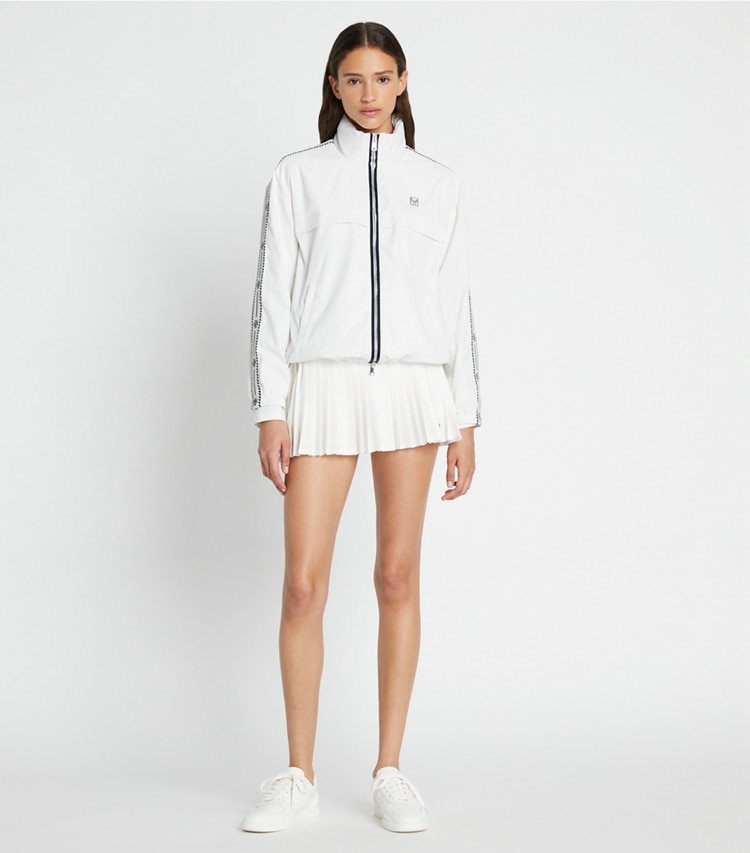 Tory Burch designer ジャケット ロゴテープ フルジップ アノラック in Snow White モデル前面