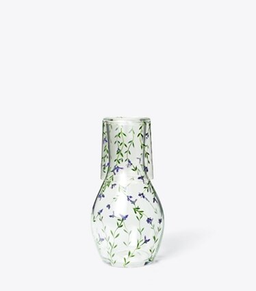 Tory Burch designer vaisselle Lot de carafe et tasse Jolie Fleur dans Purple Multi de face