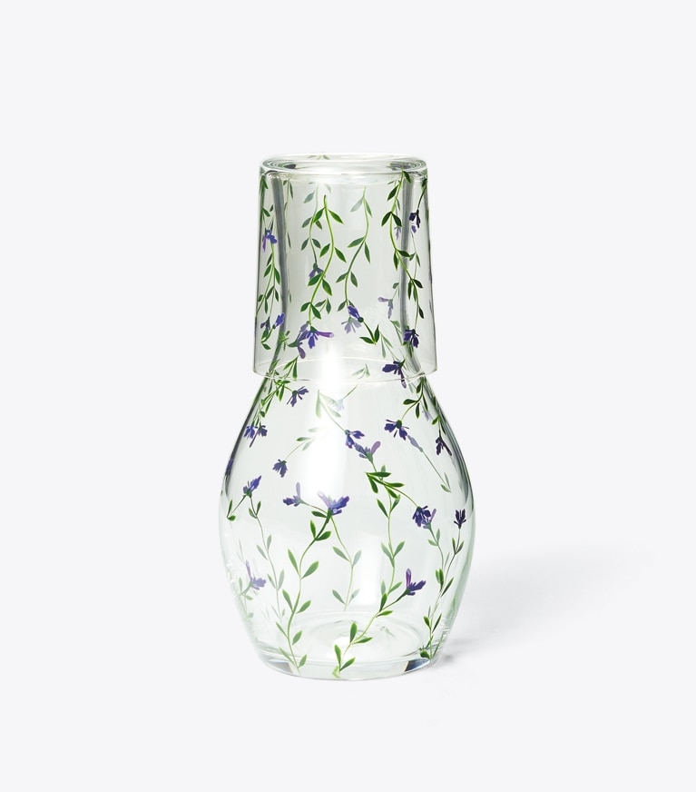 Tory Burch designer vaisselle Lot de carafe et tasse Jolie Fleur dans Purple Multi de face