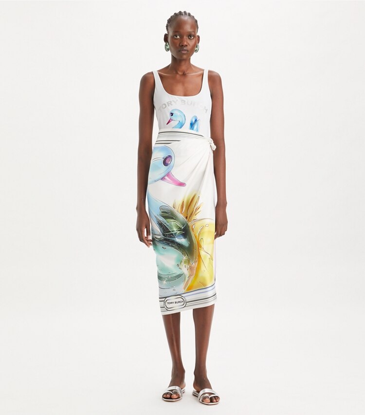 Tory Burch designer schals Lucky Duck Seidentuch in Blue accessory on model