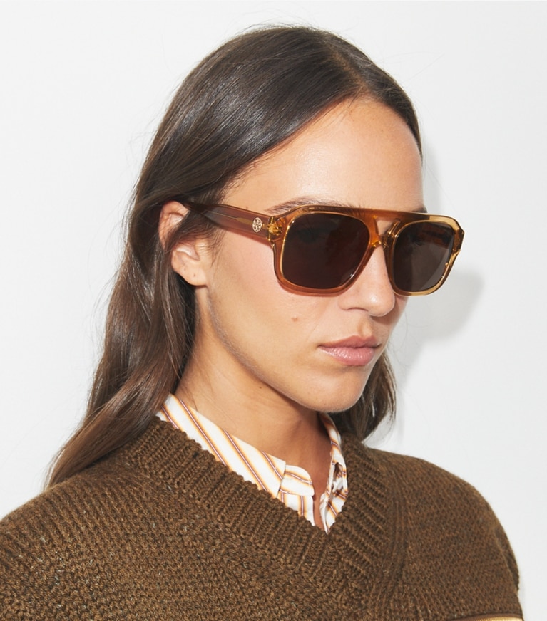 Tory Burch designer lunettes Lunettes de soleil aviateur Miller in TRANSPARENT YELLOW BROWN/SOLID BROWN front