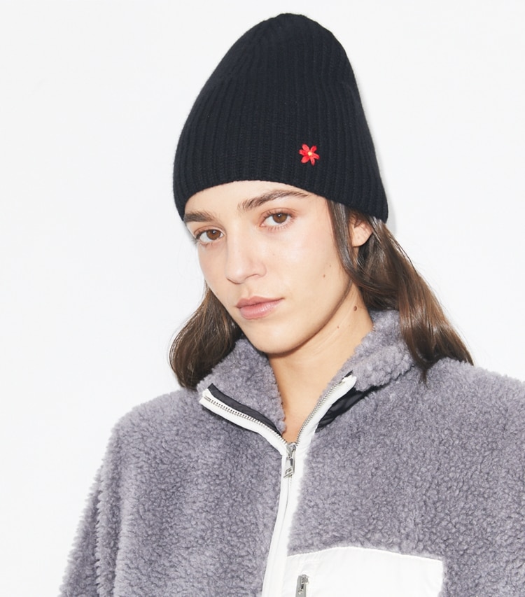 Tory Burch designer mützen Mütze aus Kaschmir in Gray accessory on model