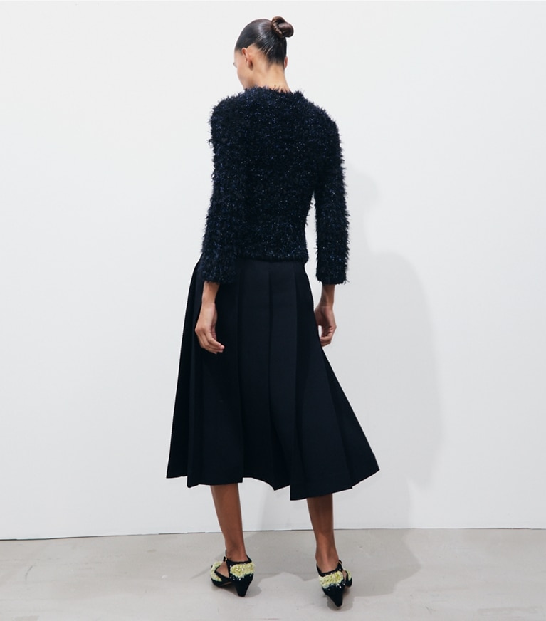 Tory Burch designer maglioni Maglia a lupetto decorata in BLACK / Black Navy Iridescent on model back
