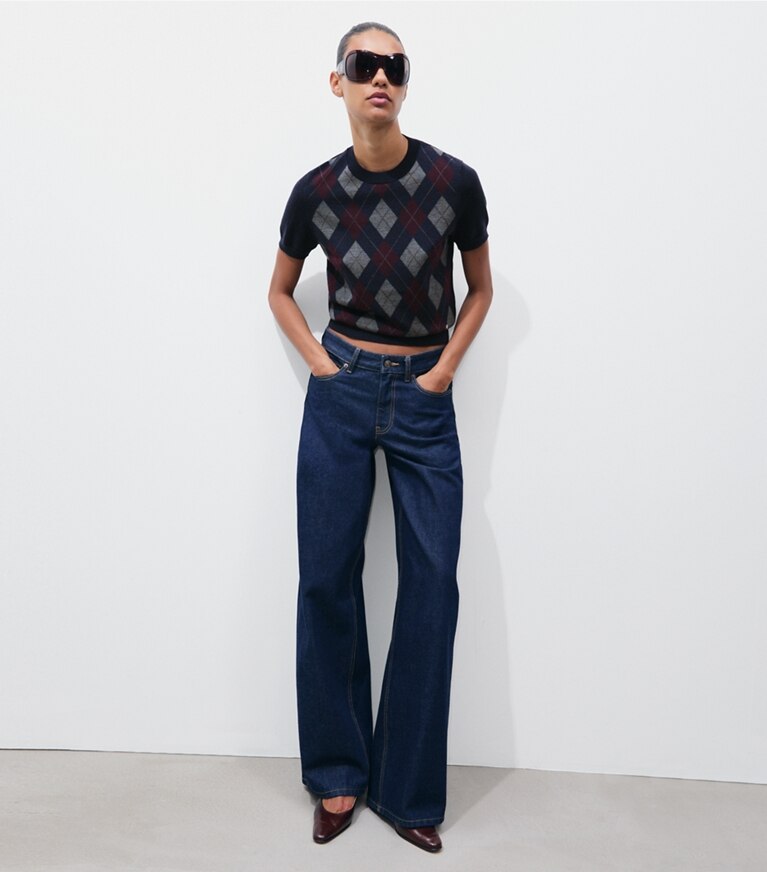 Tory Burch designer maglioni Maglia a rombi in lana merino in Navy Argyle parte anteriore su modella
