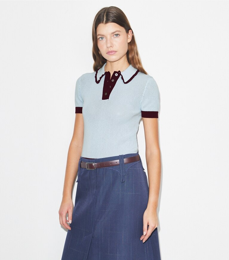 Tory Burch designer maglioni Maglia in viscosa traforata in Frozen Blue / Dark Merlot on model detail