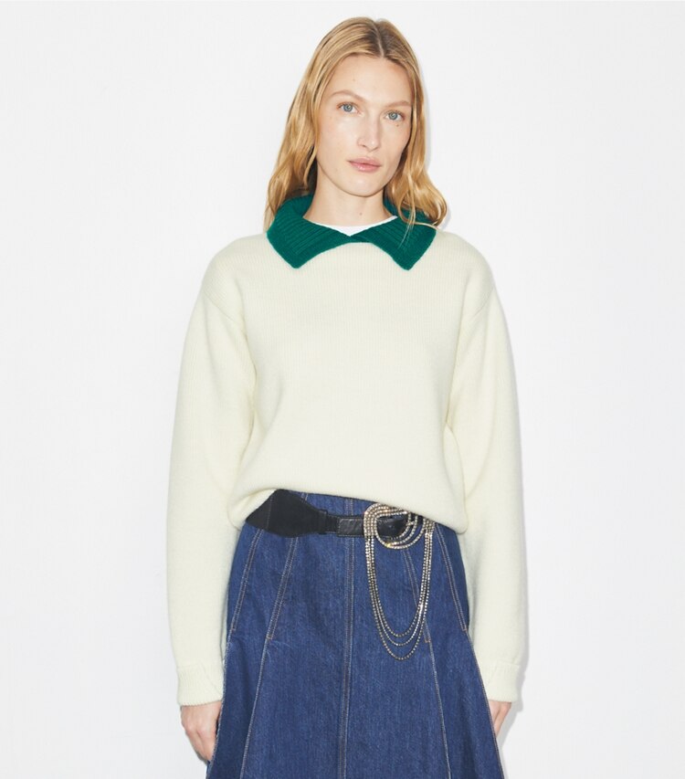 Tory Burch designer maglioni Maglione in lana in White / Emerald on model detail