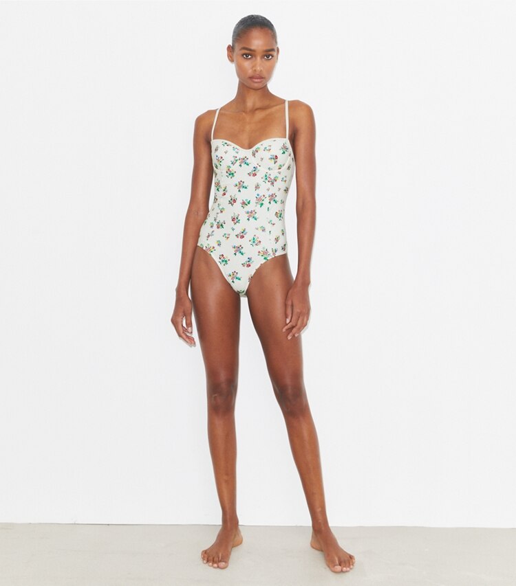 Tory Burch designer une pièce Maillot de bain balconnet dans Multi Ditsy Floral sur modèle, de face