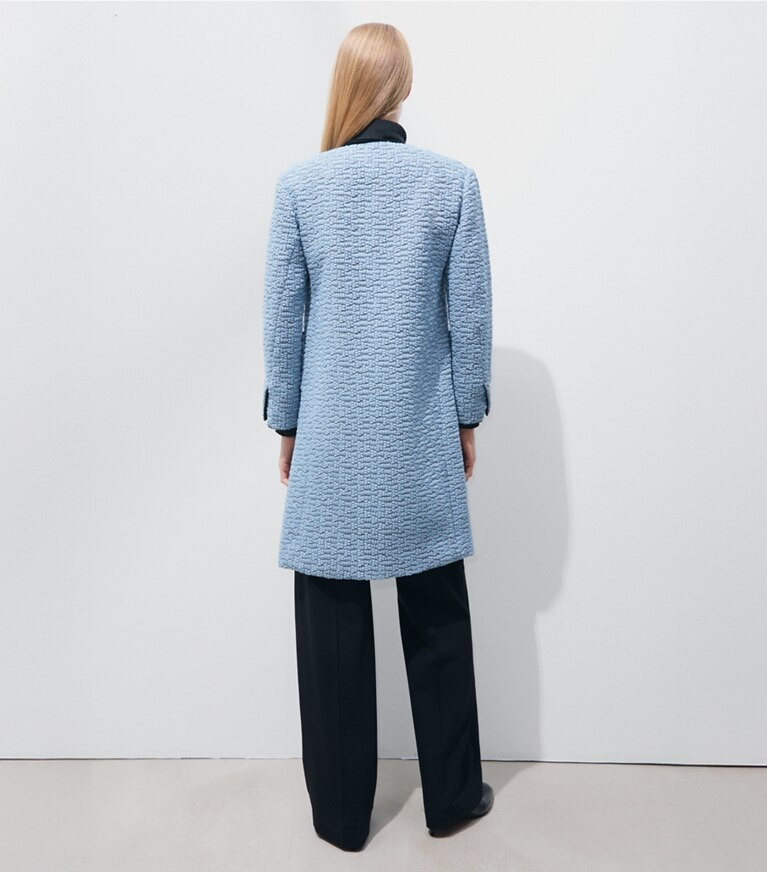 Tory Burch designer manteaux Manteau brodé en mousseline in Blue Porcelain on model back