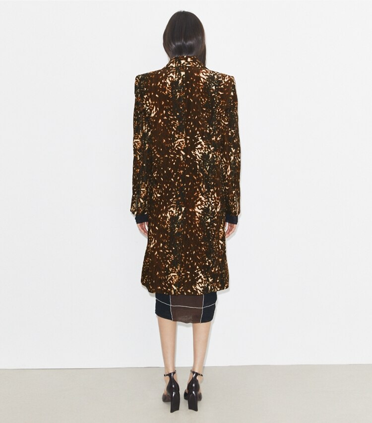 Tory Burch designer manteaux Manteau en velours de coton in Chocolate Brown Fawn on model back