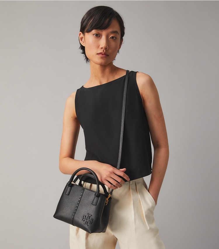 Tory Burch designer borse a spalla McGraw Mini Satchel in Black accessory on model