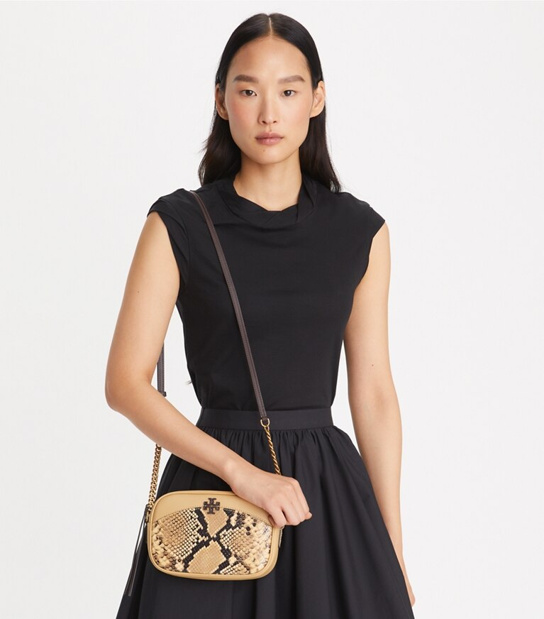 Tory Burch designer crossbody bags McGraw Umhängetasche mit Schlangenhautprägung in Sand Drift angle