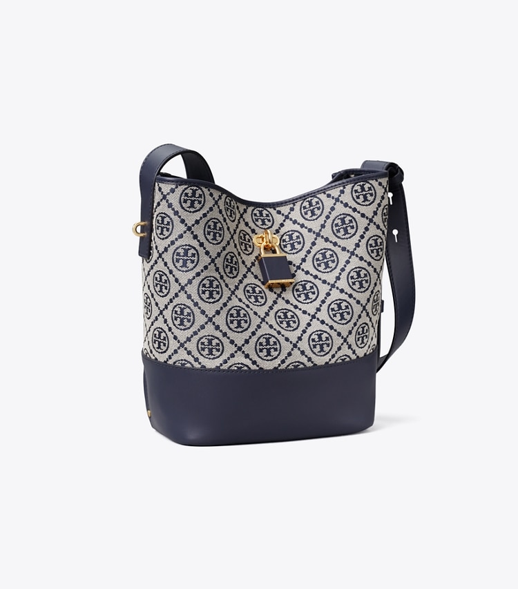 Tory Burch diseñador bolsos de hombro Medium T Monogram Lock Slim Bucket Bag en Tory Navy ángulo