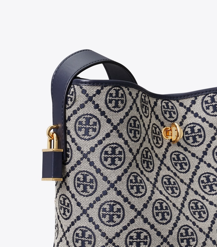 Tory Burch diseñador bolsos de hombro Medium T Monogram Lock Slim Bucket Bag en Tory Navy detalle