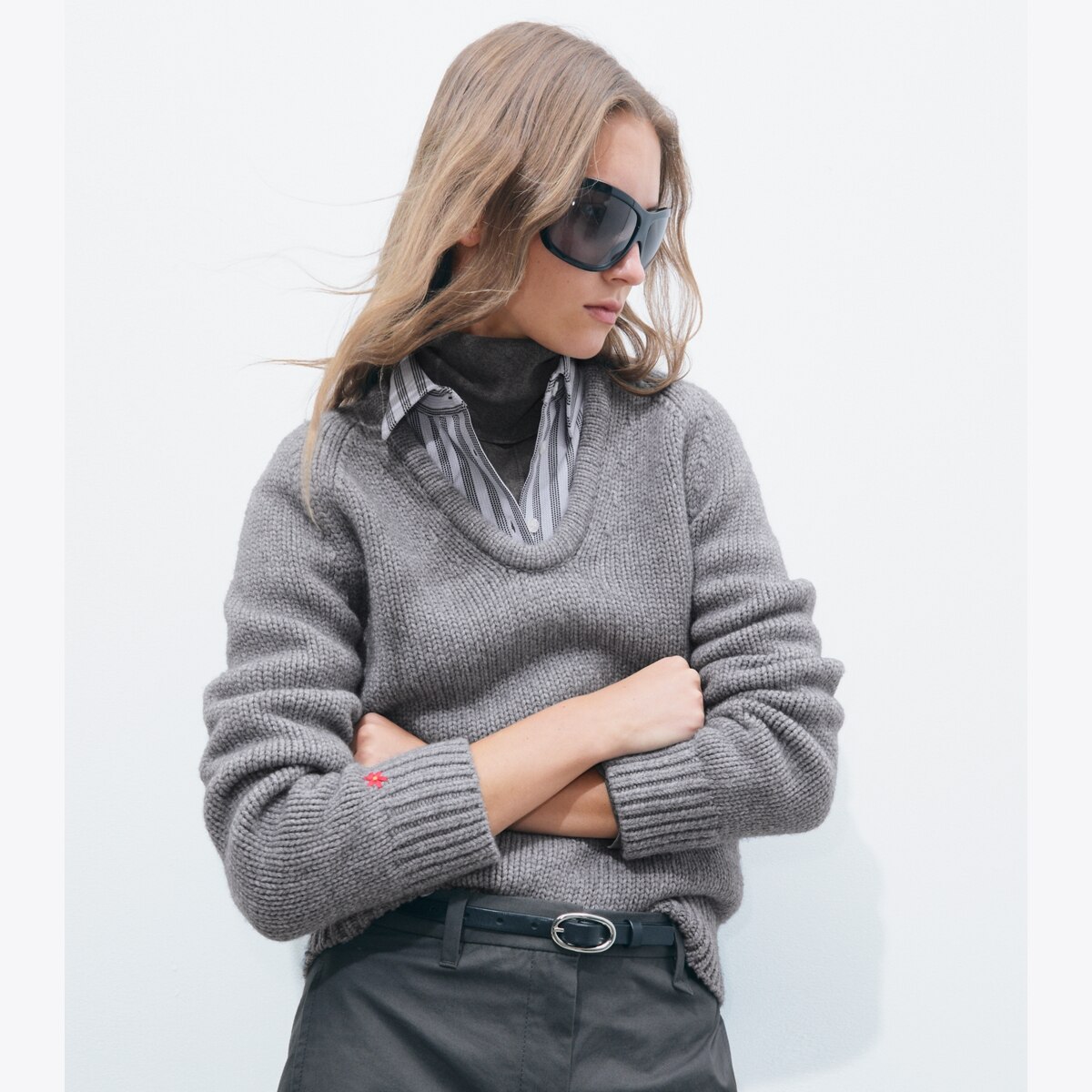MERINO WOOL U-NECK SWEATER - thumbnail 2