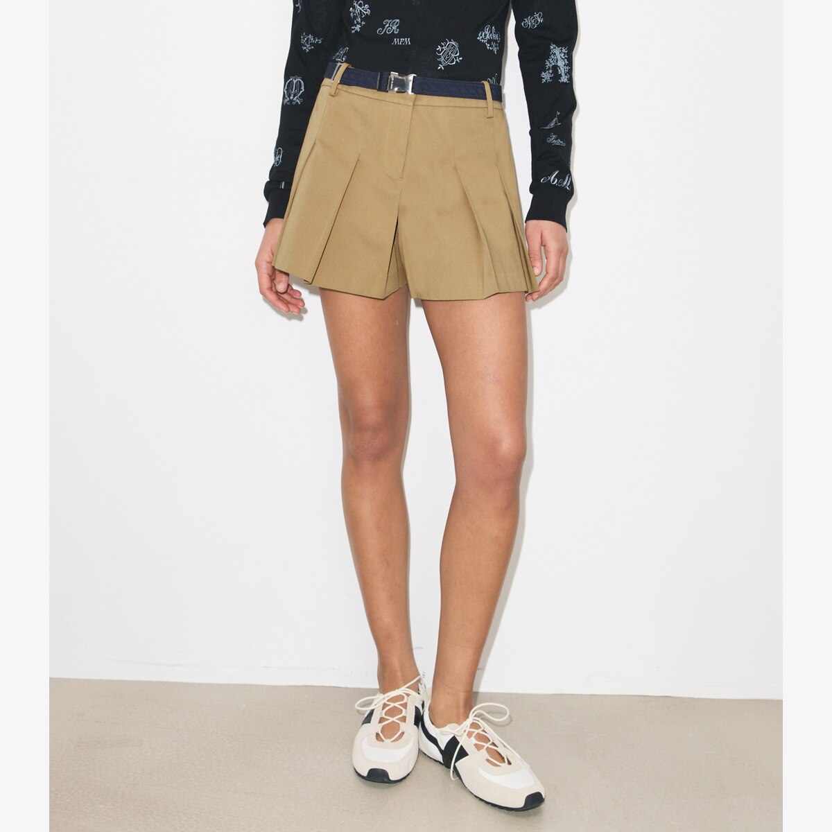 MICRO TWILL PLEATED SHORT - thumbnail 4
