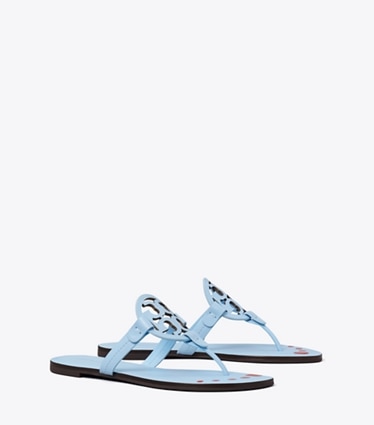 Tory Burch designer sandalen Miller mit Nagellackeffekt in PALE BLUE angle