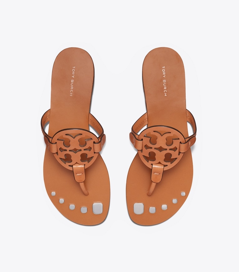 Tory Burch designer サンダル ミラー ネイルポリッシュ in MAPLE SYRUP オーバーヘッド