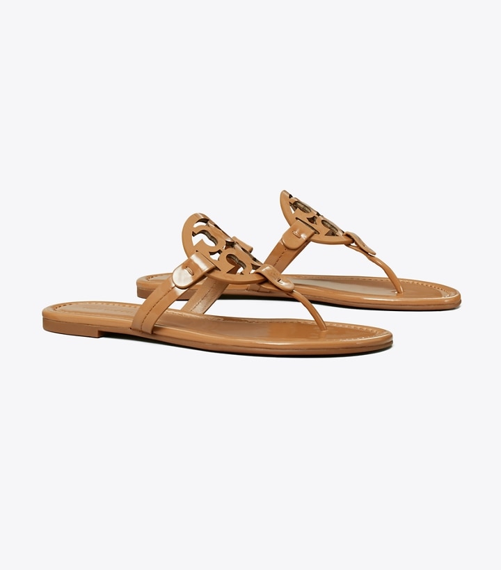 Arriba 46+ imagen taupe tory burch sandals