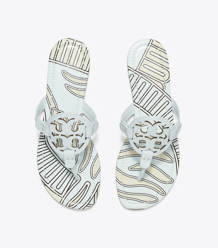 Tory Burch designer サンダル ミラー プリント パテントサンダル in SUMMIT / BLUE ZEBRA オーバーヘッド