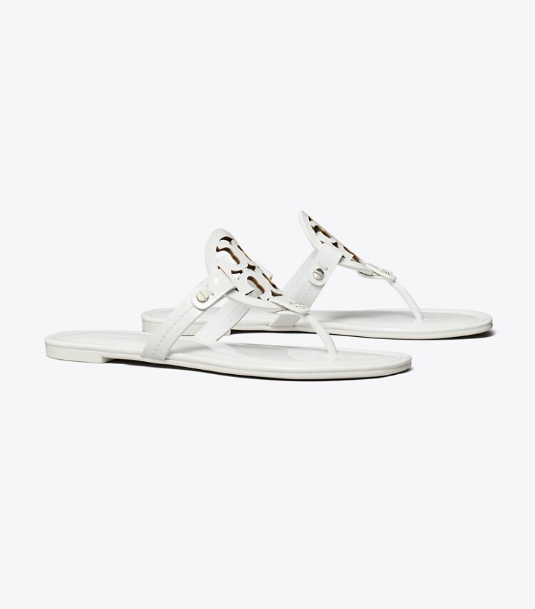 Tory Burch designer sandalen Miller Sandale aus Lackleder in Optic White angle
