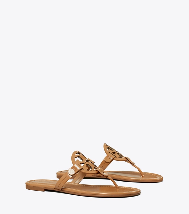 Tory Burch designer sandalen Miller Sandale aus Lackleder in Tan angle