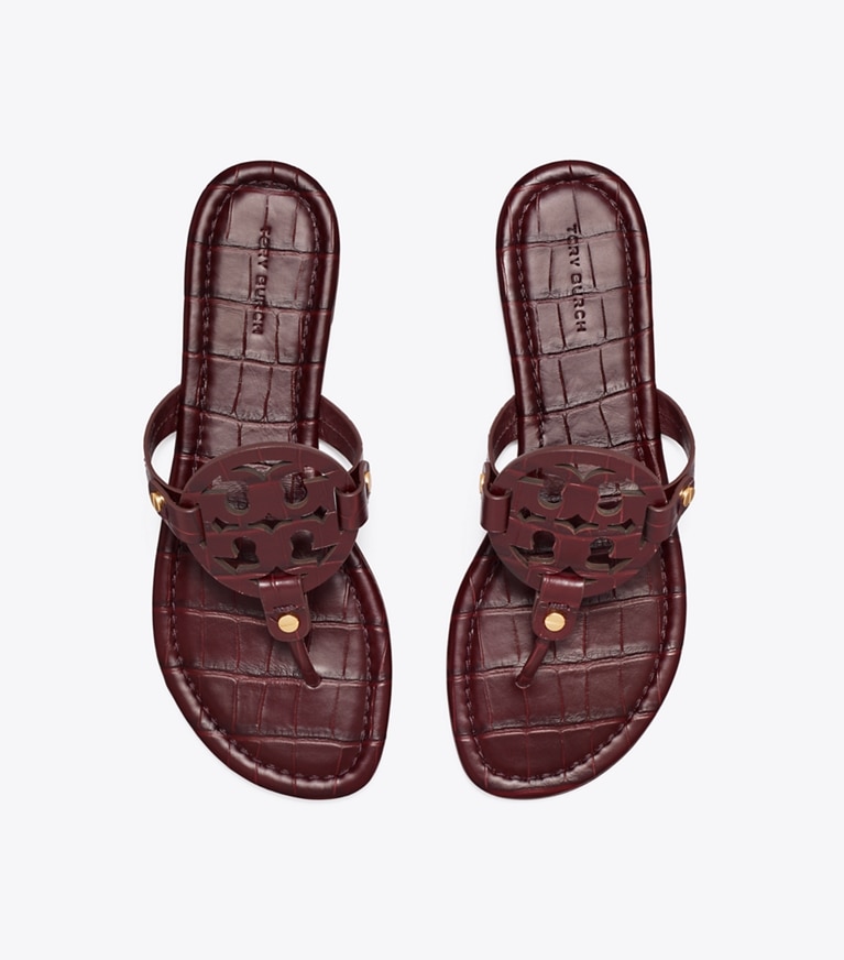Tory Burch designer sandalen Miller Sandale aus Leder mit Krokoprägung in BORDO angle