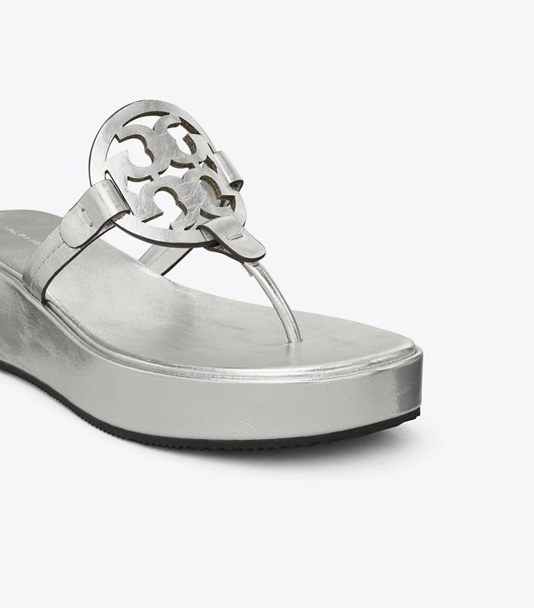 Tory Burch designer sandalen Miller Sandale in Metallic mit Keilabsatz in SILVER angle