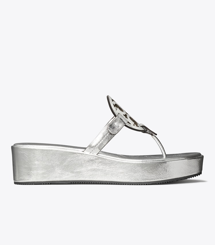 Tory Burch designer sandalen Miller Sandale in Metallic mit Keilabsatz in SILVER side