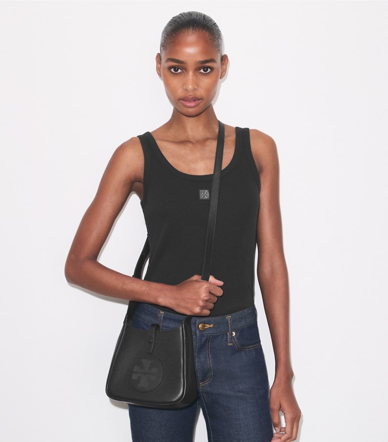 Tory Burch designer クロスボディバッグ ミラー スウィング in BLACK accessory on model