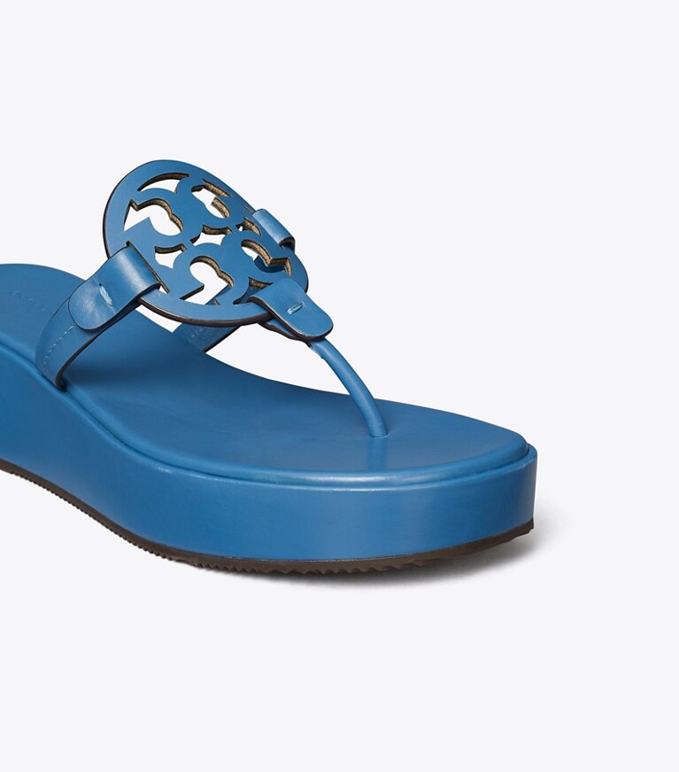 Tory Burch designer サンダル ミラー ウェッジサンダル in DARK BLUE AZURE angle