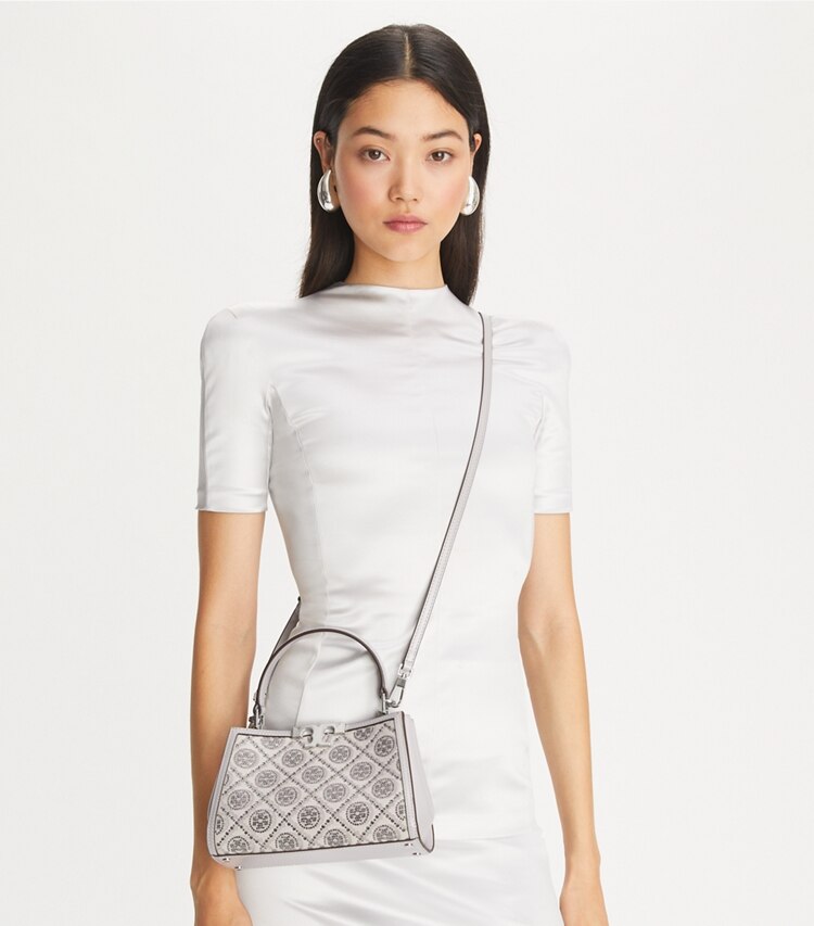Tory Burch designer borse a spalla Mini bauletto Eleanor con T Monogram in Gray accessory on model