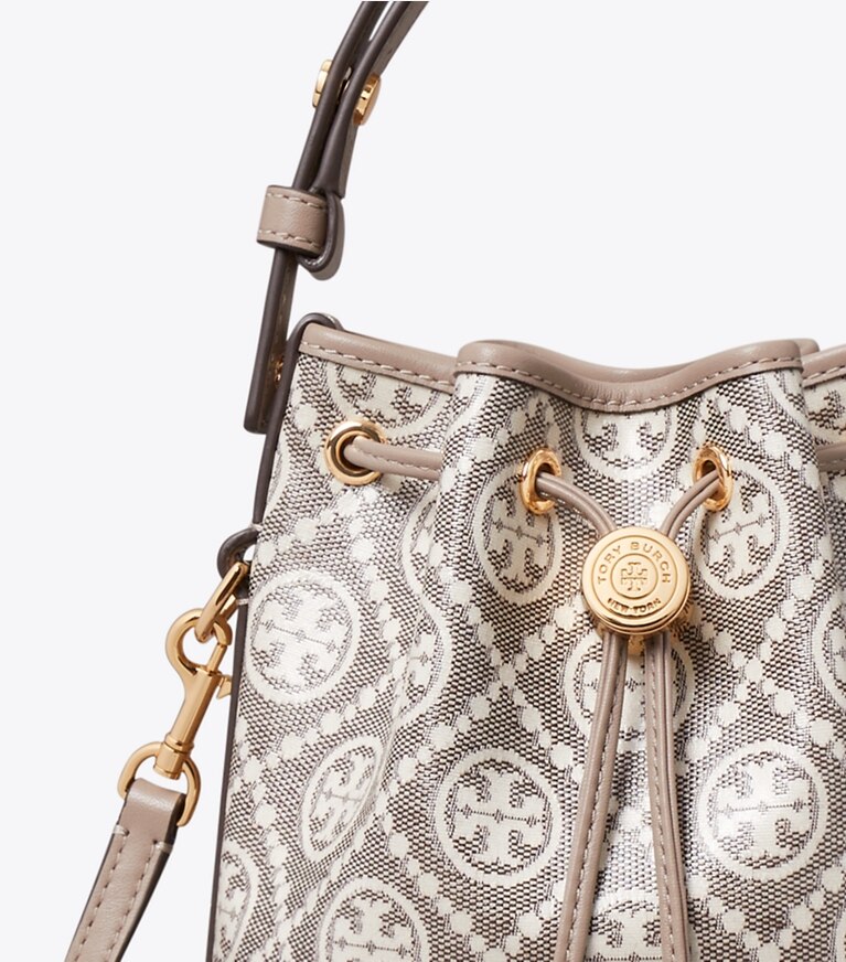 Tory Burch diseñador bolsos bandolera Mini Bolso bucket de jacquard recubierto con monograma T en Charcoal detalle