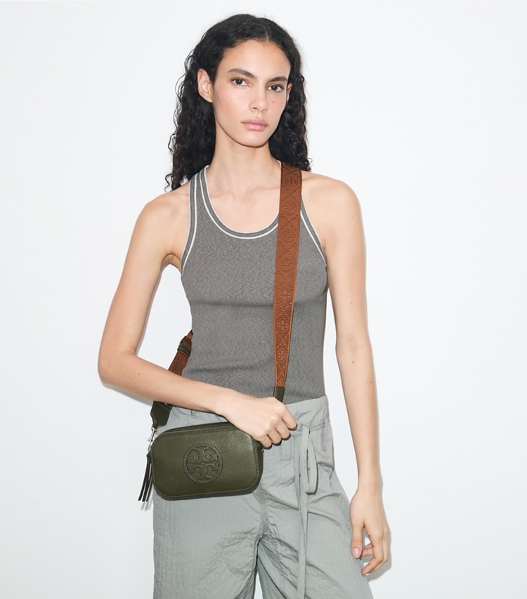 Tory Burch designer borse a spalla Mini borsa a tracolla Miller in Dark Olive accessory on model