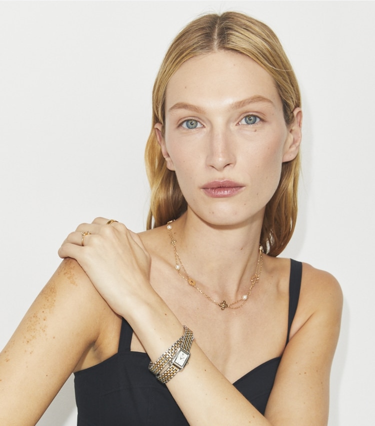 Tory Burch designer montres bracelet Mini Eleanor Double Wrap Watch in IVORY/TWO-TONE accessory on model