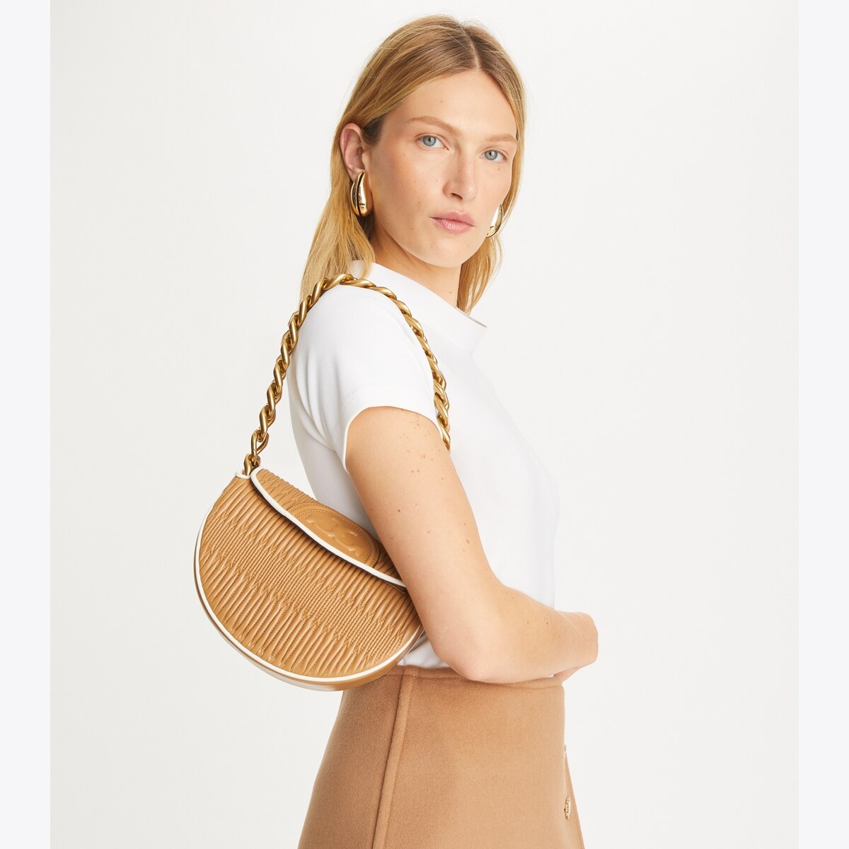 【Tory Burch】Fleming Soft Pleated Mini Crescent Bag Mini Fleming Soft Pleated Crescent Bag: Women's Handbags